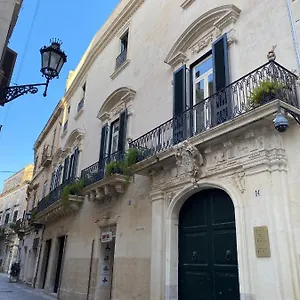 Palazzo Rollo 2*, Lecce Italia